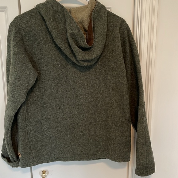 Women’s Patagonia Pressed Wool Green 3/4 Zip Pullover Size Small - Picture 8 of 10